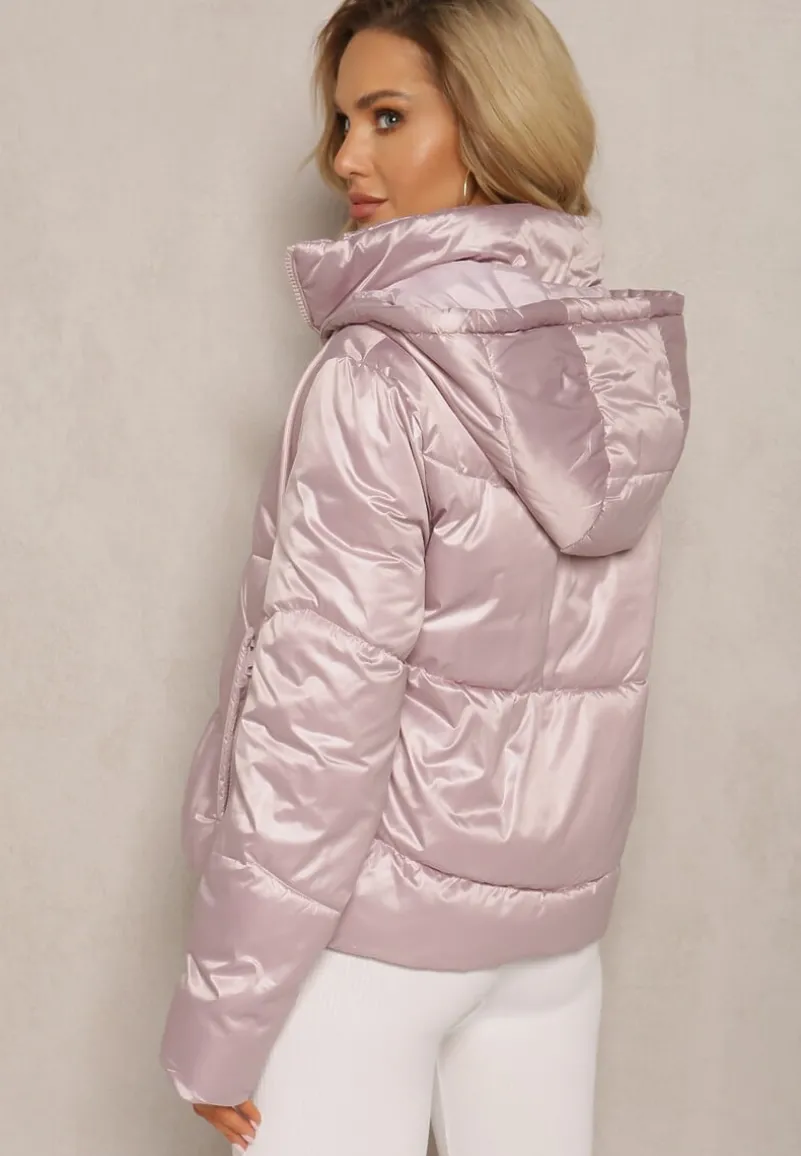 Różowa Kurtka z Pikowaniem i Troczkiem w Talii oraz Kapturem Aielera