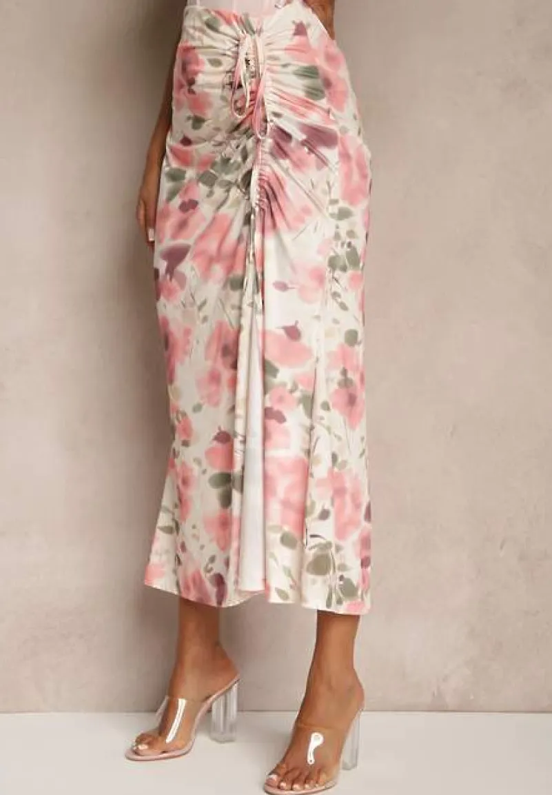 Różowa Marszczona Spódnica Kwiatowa Ozdobiona Rozcięciem na Nogę Ateralene
