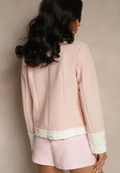 Różowa Marynarka o Pudełkowym Kroju z Tłoczonymi Zdobieniami Ranolea