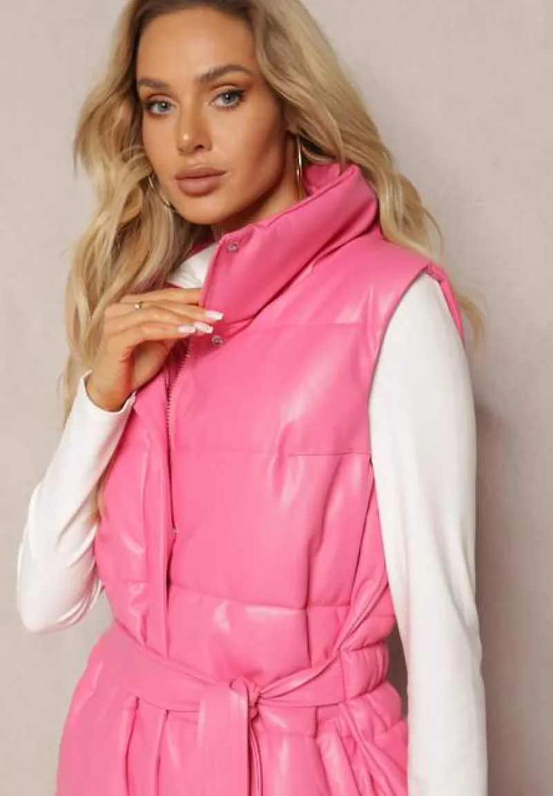 Różowa Pikowana Kamizelka z Ekoskóry o Długim Fasonie z Paskiem Atirit