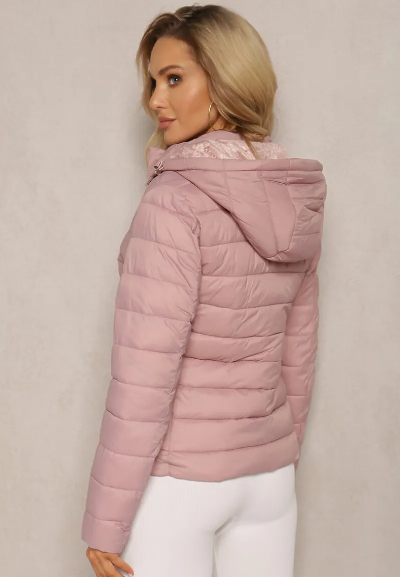 Różowa Przejściowa Kurtka z Odpinanym Kapturem i Pikowaniem Okluma
