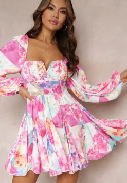 Różowa Rozkloszowana Sukienka w Kwiaty z Kwadratowym Dekoltem Averla