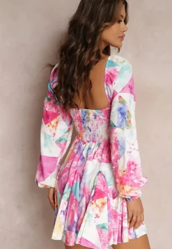 Różowa Rozkloszowana Sukienka w Kwiaty z Kwadratowym Dekoltem Averla