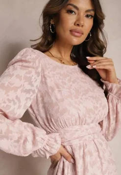 Różowa Rozkloszowana Sukienka Mini z Tkaniny Plumeti Marsane