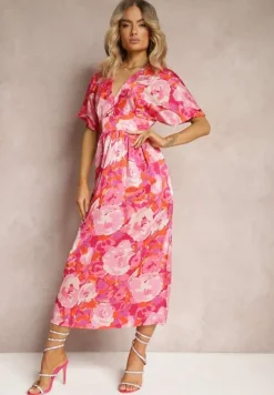 Różowa Satynowa Sukienka z Kopertową Górą Luźnymi Rękawami i Rozkloszowanym Krojem Karlemia