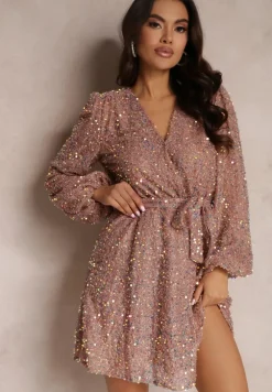 Różowa Sukienka Cekinowa z Kopertowym Dekoltem Voodek