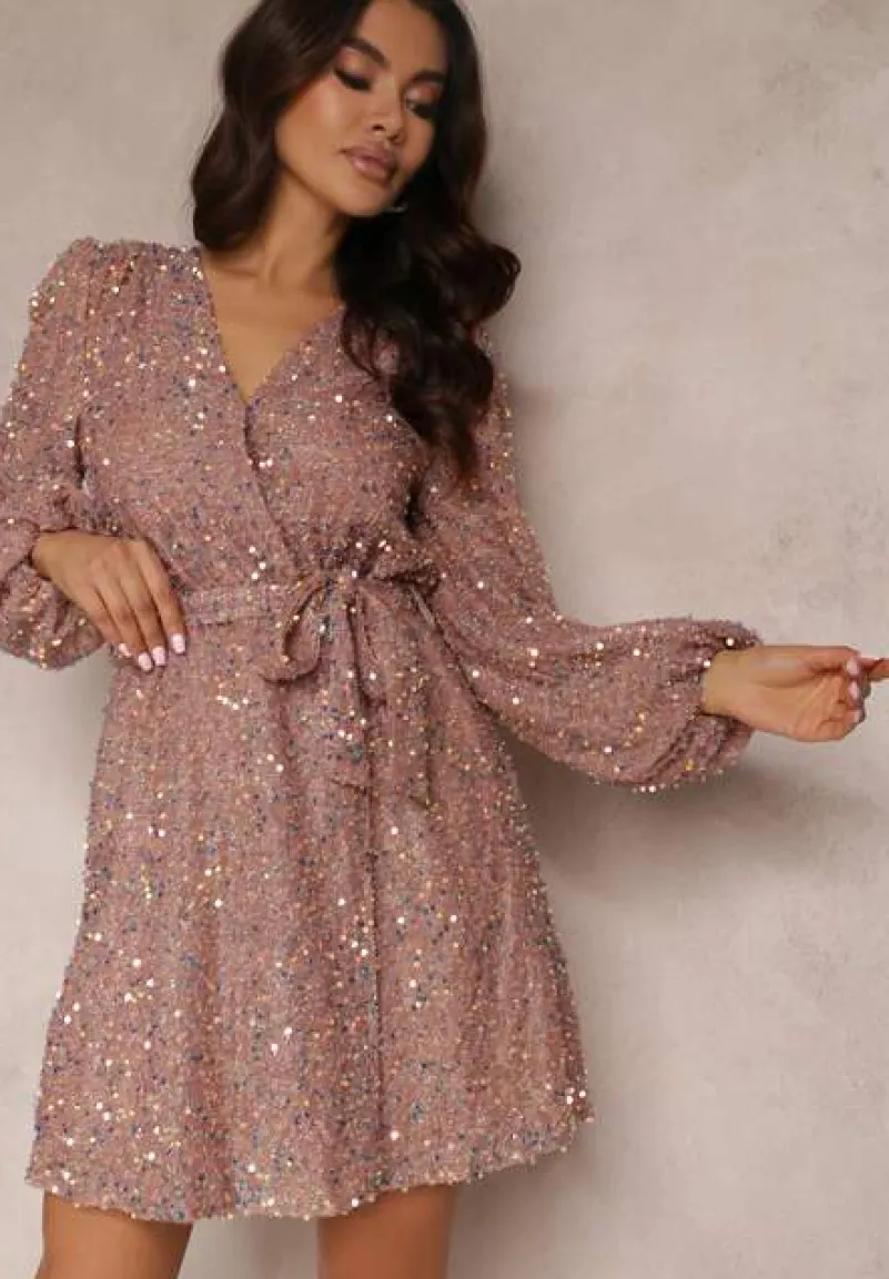 Różowa Sukienka Cekinowa z Kopertowym Dekoltem Voodek
