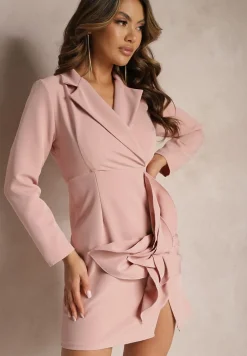 Różowa Sukienka Mini w Stylu Marynarki z Długimi Rękawami i Kwiatową Aplikacją Tansiwia