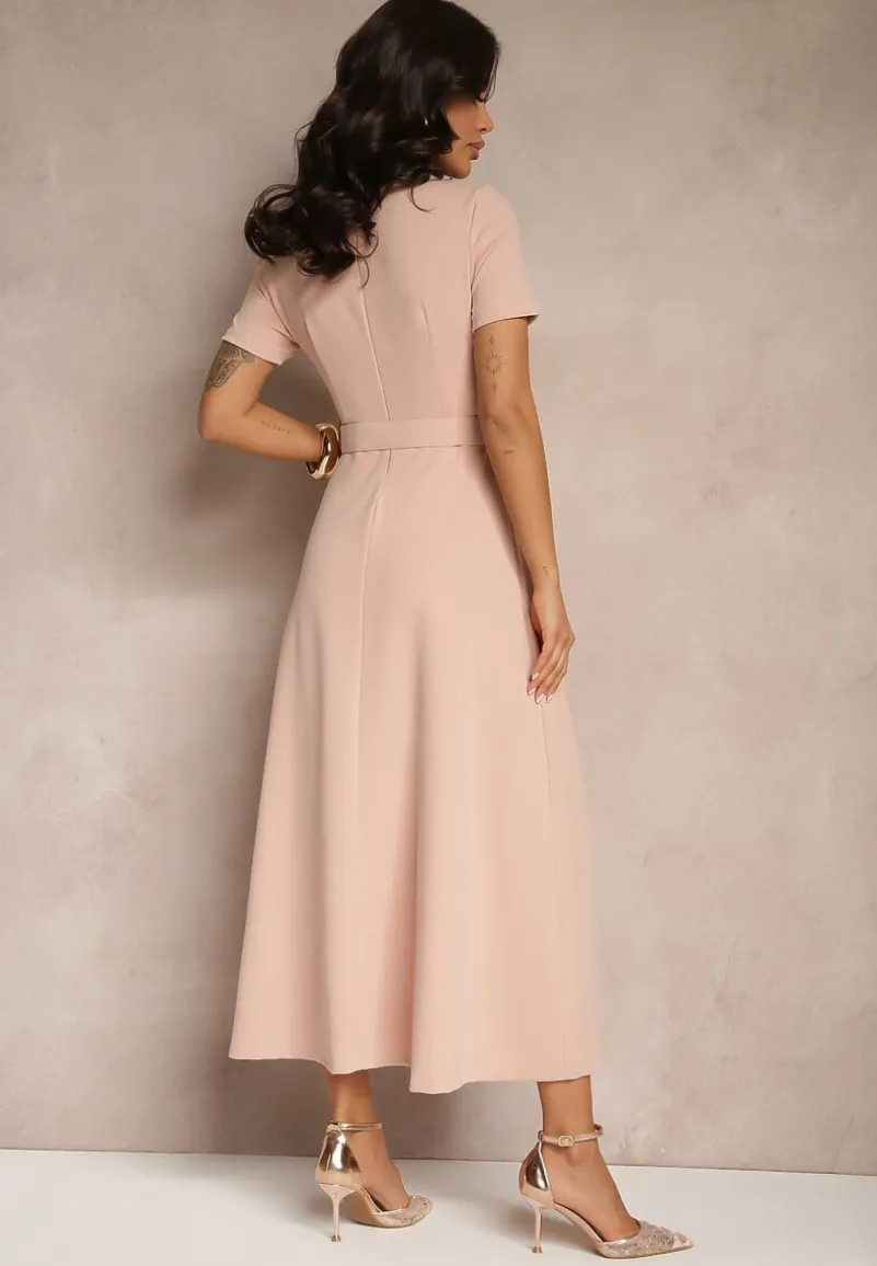 Różowa Sukienka o Rozkloszowanym Kroju z Ozdobnym Paskiem Desiliena