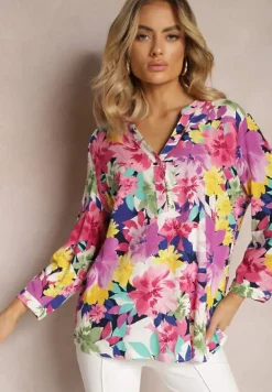 Różowa Wiskozowa Bluzka z Guzikami Przy Dekolcie w Kwiaty Kleddia