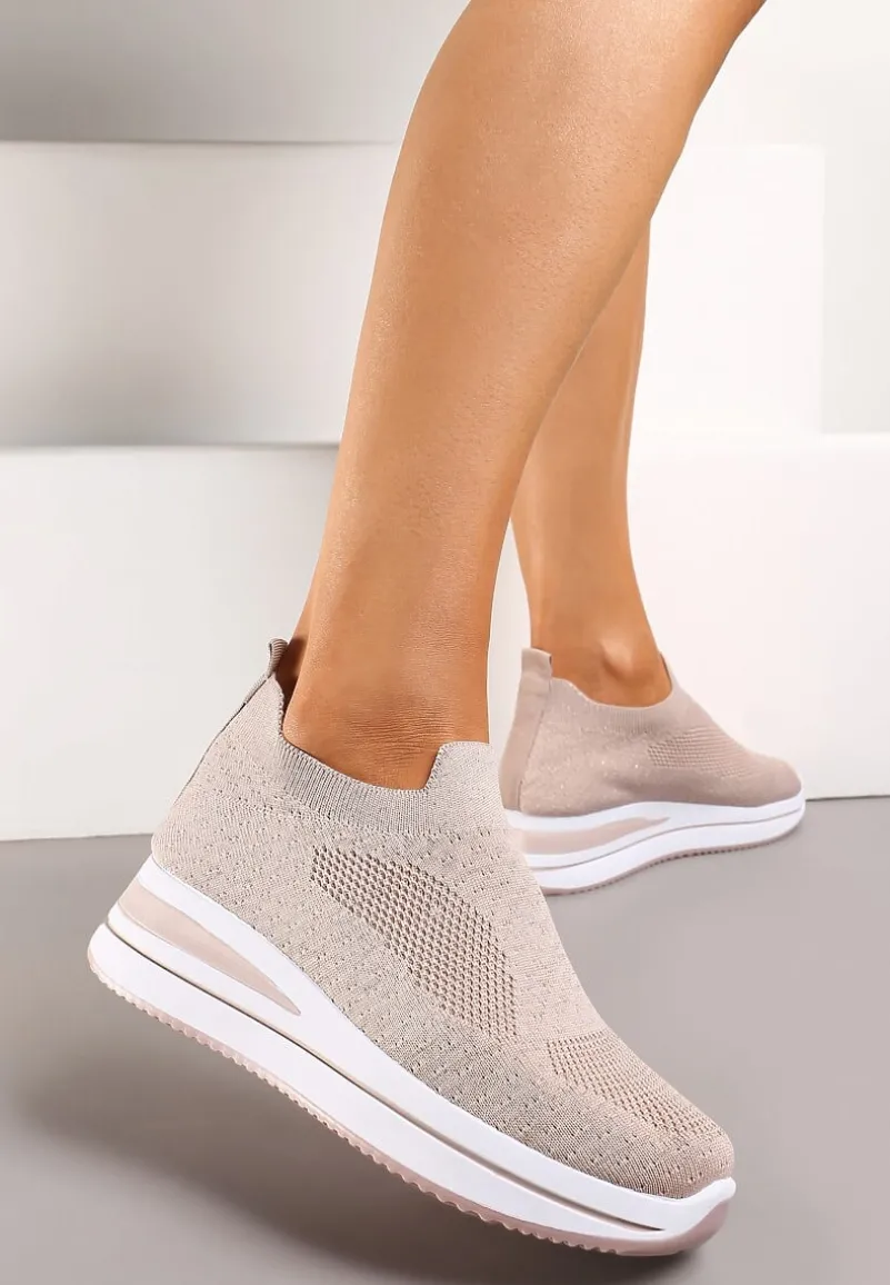 Różowe Buty Sportowe z Elastyczną Lekko Błyszczącą Cholewką Kiranella