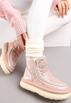 Różowe Błyszczące Śniegowce na Platformie z Kontrastowymi Przeszyciami Okuniza