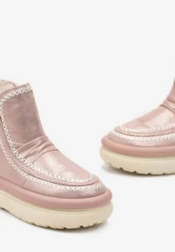 Różowe Błyszczące Śniegowce na Platformie z Kontrastowymi Przeszyciami Okuniza