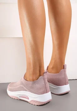 Różowe Casualowe Buty Sportowe na Grubszej Podeszwie Ozdobione Perforacją Fiovena