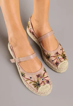 Różowe Espadryle z Siateczki na Plecionej Podeszwie Zdobione Haftem Evelritia