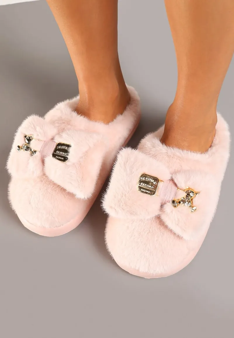 Różowe Futrzane Kapcie na Płaskiej Podeszwie Ozdobione Aplikacjami i Kokardą Vamisha