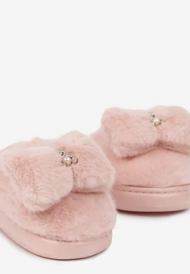 Różowe Futrzane Kapcie Ozdobione Misiem i Kokardą Tinatoria