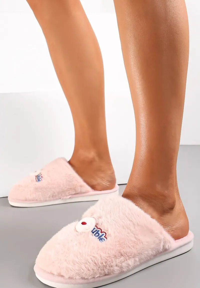 Różowe Futrzane Kapcie Pluszowe z Ozdobnym Haftem Blekanda