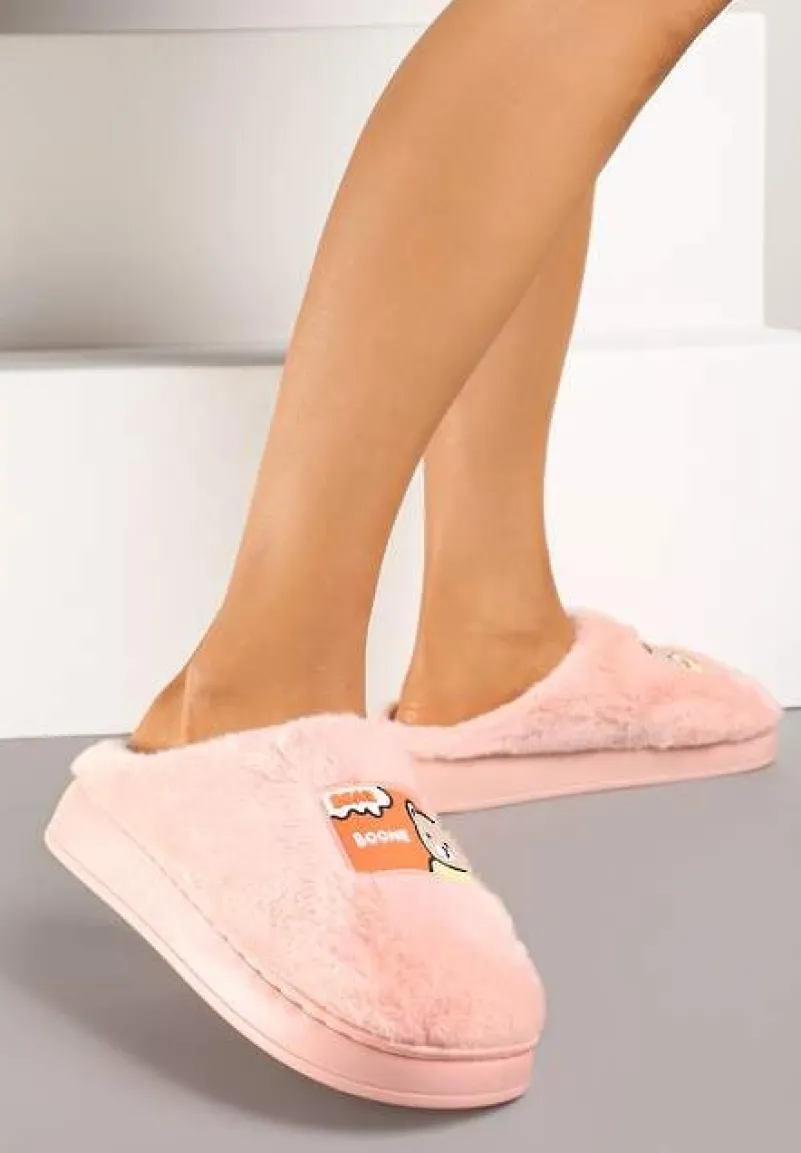 Różowe Futrzane Kapcie Vices na Platformie Ozdobione Naszywką Deofra