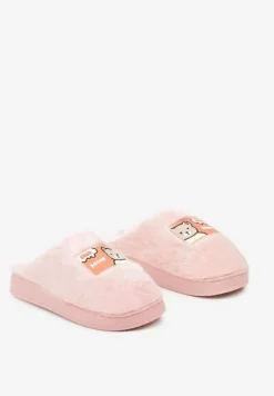 Różowe Futrzane Kapcie Vices na Platformie Ozdobione Naszywką Deofra