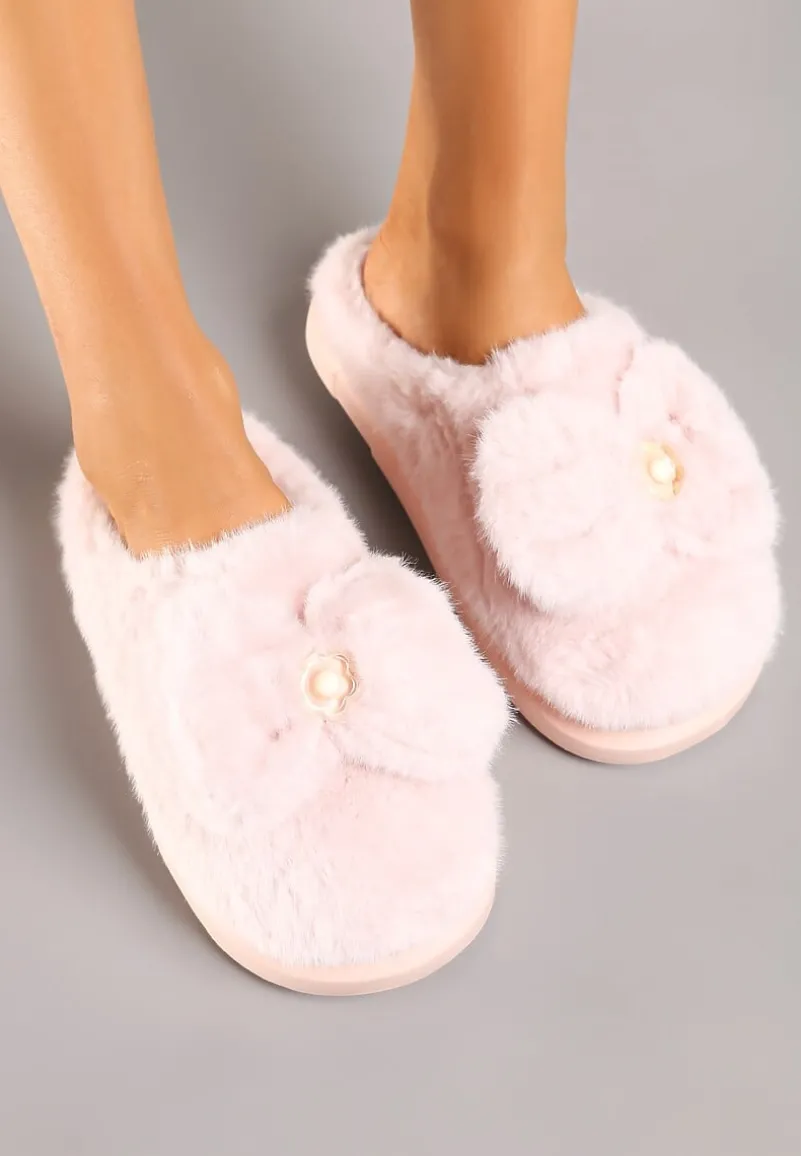 Różowe Futrzane Kapcie Wsuwane z Grubą Podeszwą i Ozdobną Kokardą Seanessa