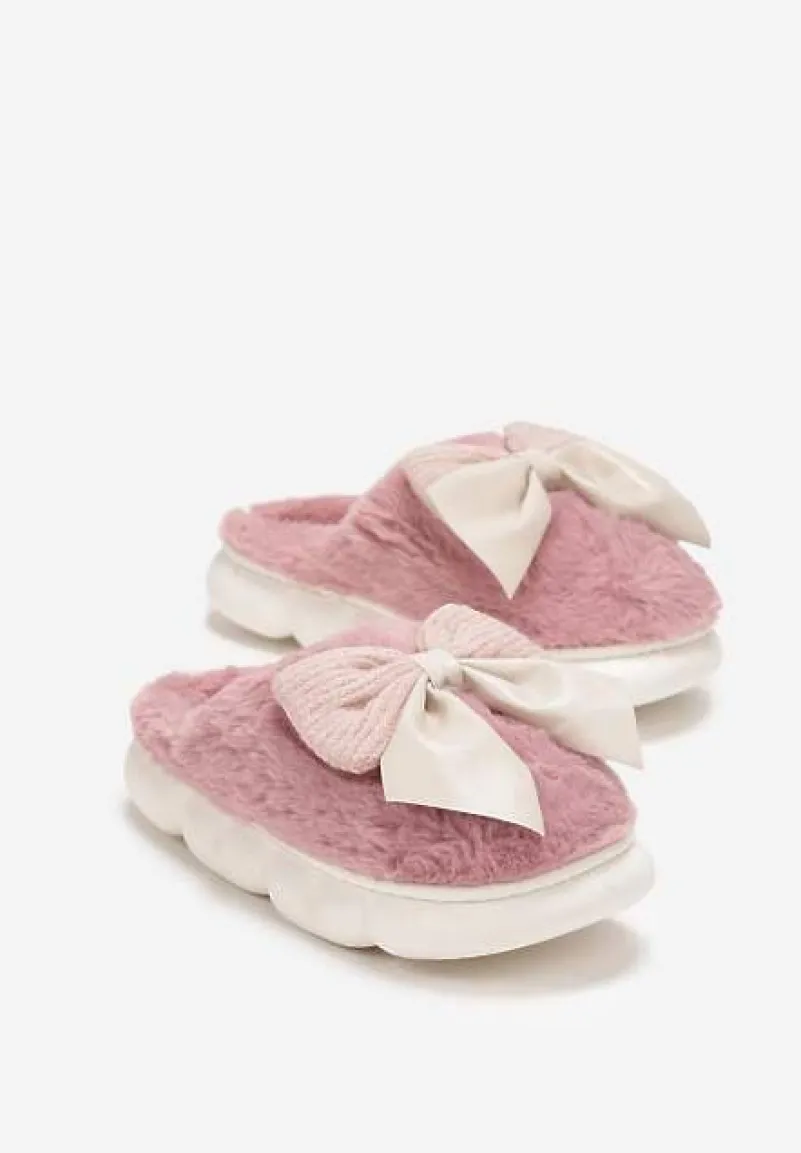 Różowe Futrzane Kapcie Zimowe Ozdobione Kokardką Saceta