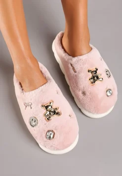 Różowe Kapcie na Płaskiej Podeszwie z Metalicznymi Aplikacjami i Futerkiem Nirissa