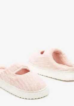 Różowe Kapcie Pluszowe z Wycięciem na Nosku Tamiviela