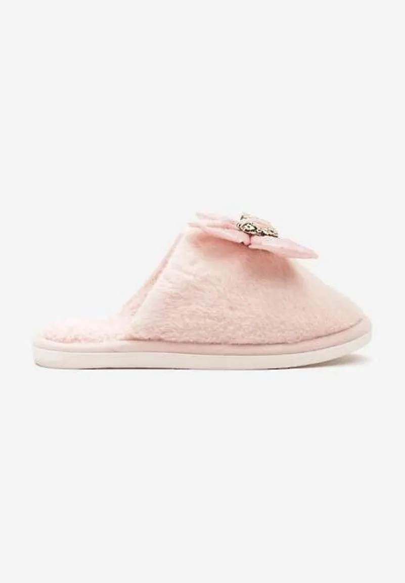 Różowe Kapcie Wsuwane z Futerkiem Ozdobione Kokardą z Metalowymi Detalami Reaniara