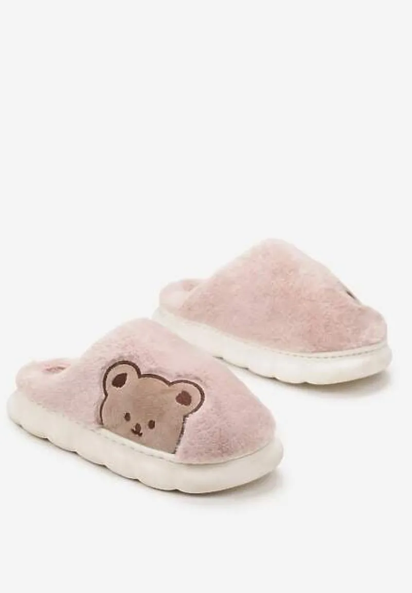 Różowe Kapcie z Futerka Ozdobione Naszywką z Misiem Lealina
