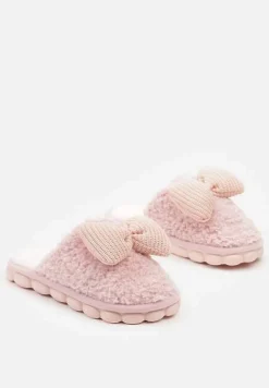 Różowe Kapcie z Futerka z Kokardką na Ozdobnej Podeszwie Vamissa