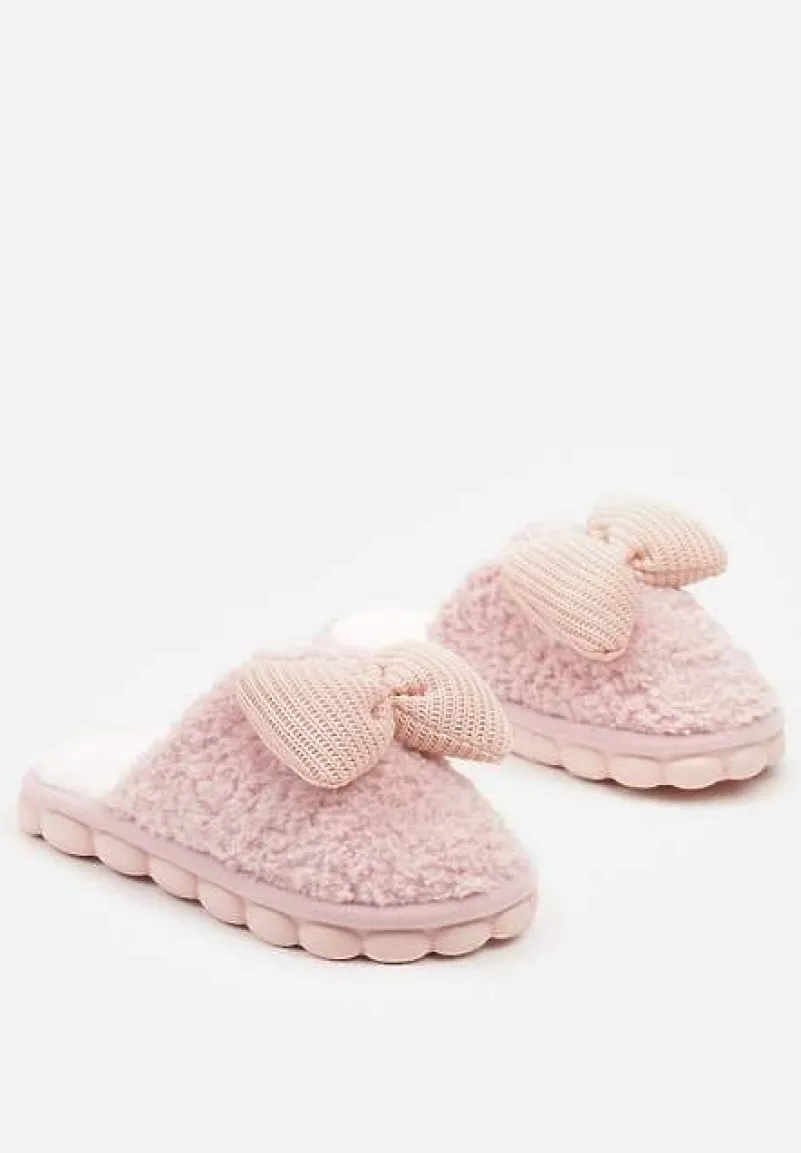 Różowe Kapcie z Futerka z Kokardką na Ozdobnej Podeszwie Vamissa