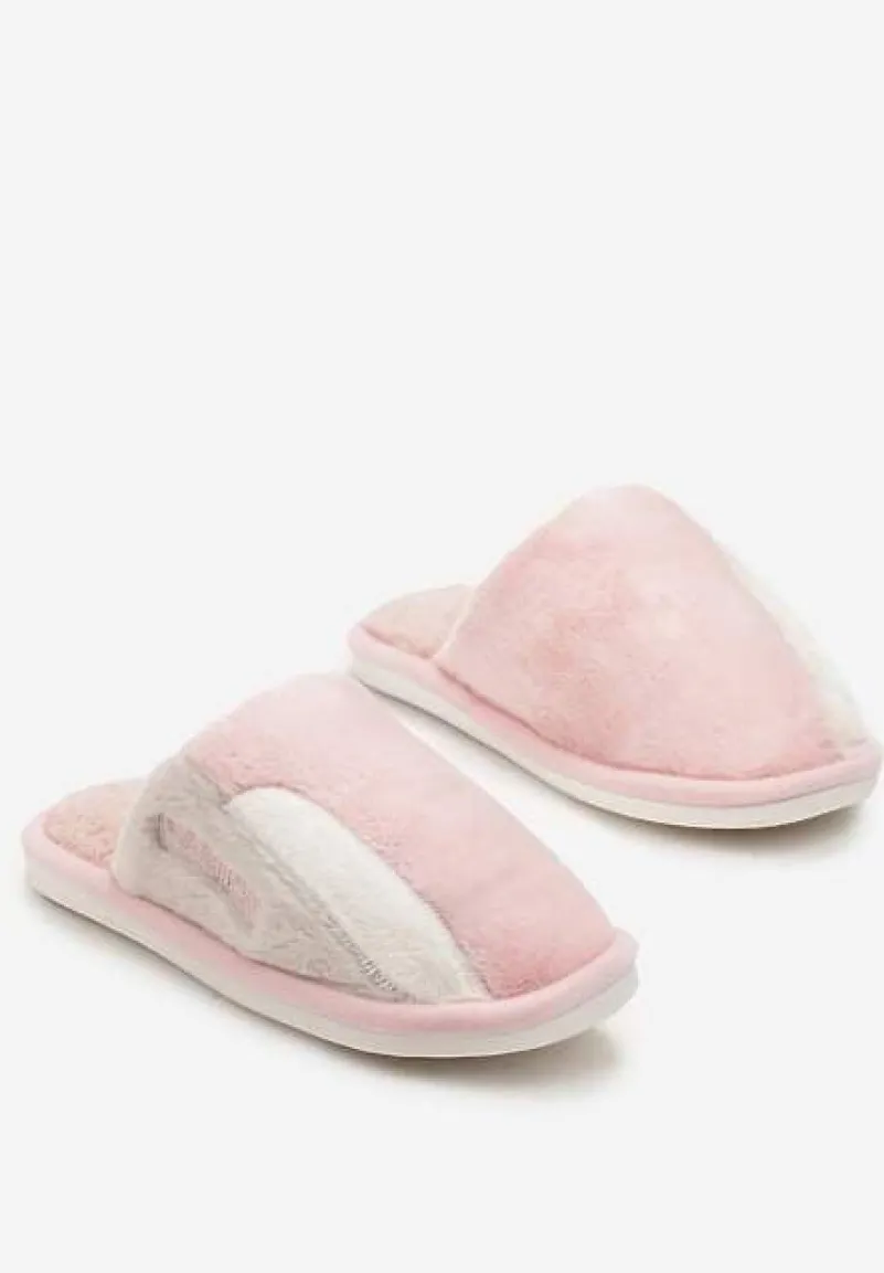 Różowe Kapcie z Futerkiem i Naszywką Ylitalo