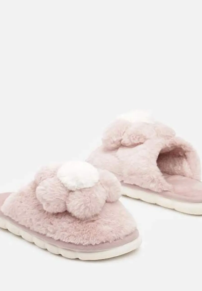 Różowe Kapcie z Futerkiem i Ozdobną Kwiatową Aplikacją Neallith