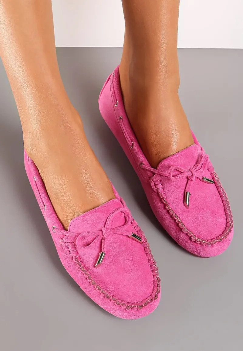 Różowe Mokasyny Ozdobione Wiązaniami i Kokardką na Froncie Cimella