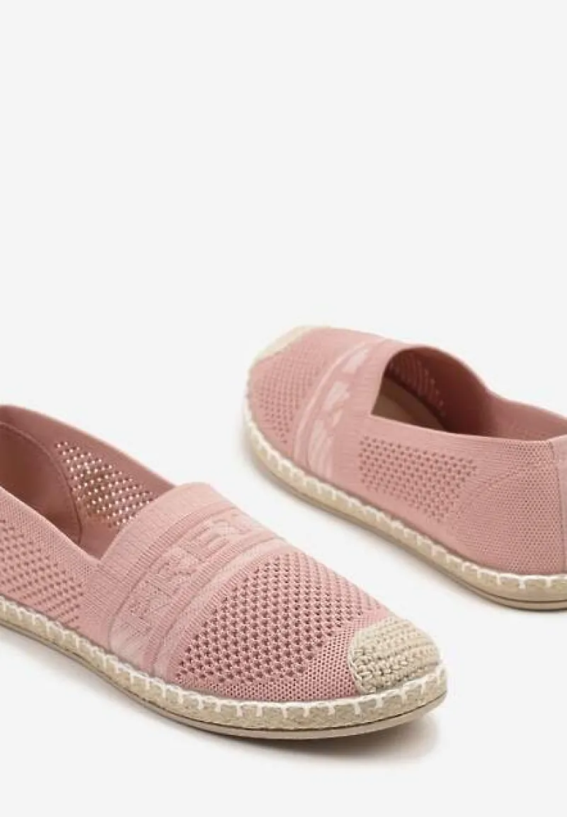 Różowe Płaskie Espadryle z Ozdobną Perforacją Weorlisa