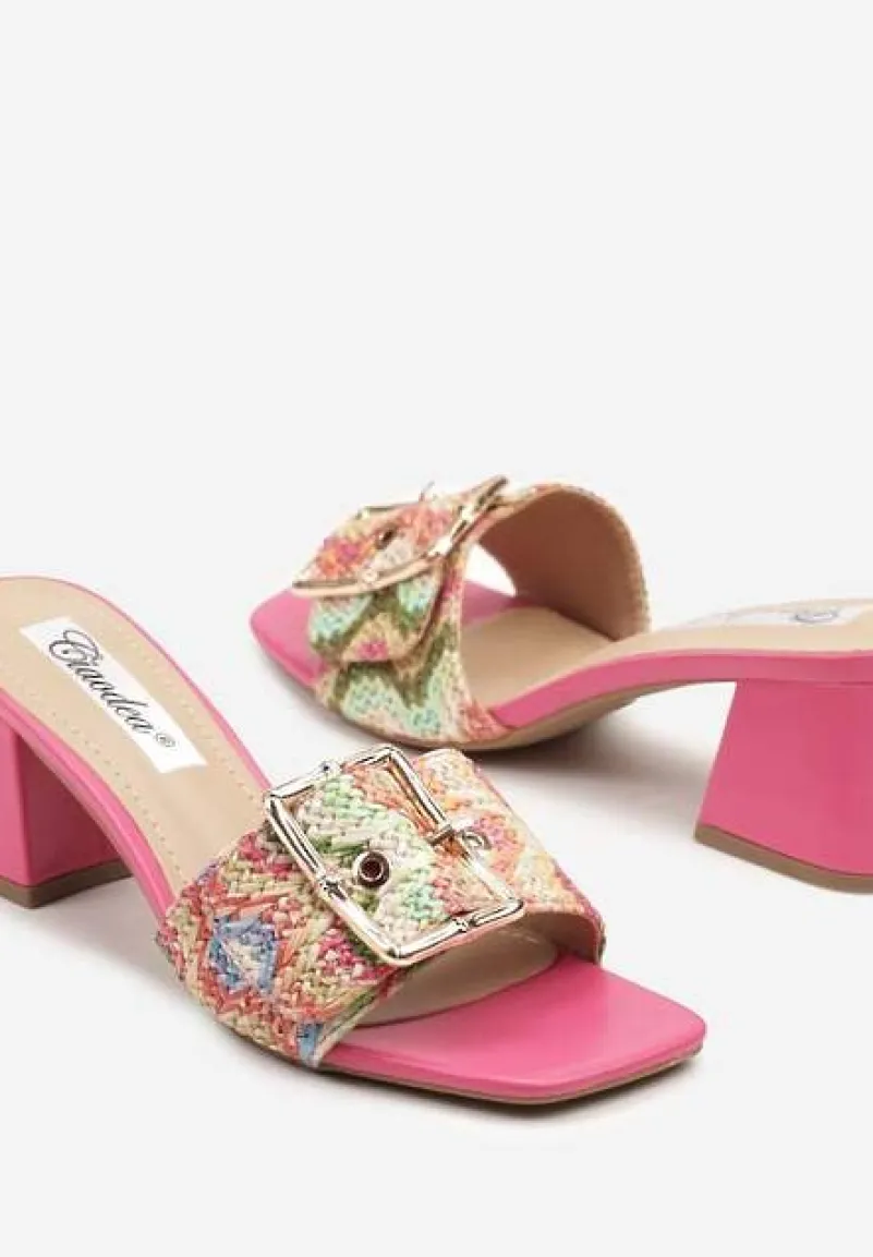 Różowe Plecione Klapki z Ozdobną Klamrą na Słupkowym Obcasie Karreis