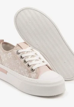 Różowe Trampki na Platformie Ozdobione Haftem Talauri