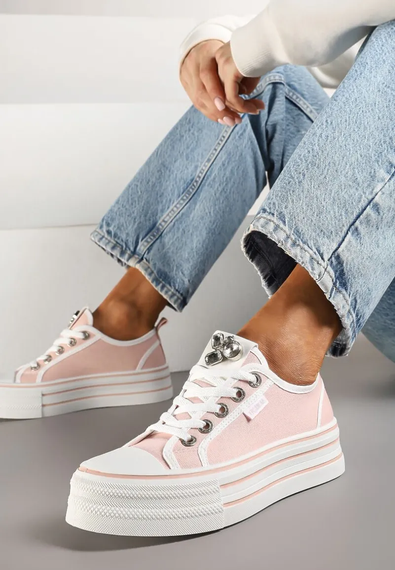 Różowe Trampki na Platformie z Biżuteryjną Aplikacją Flortewis