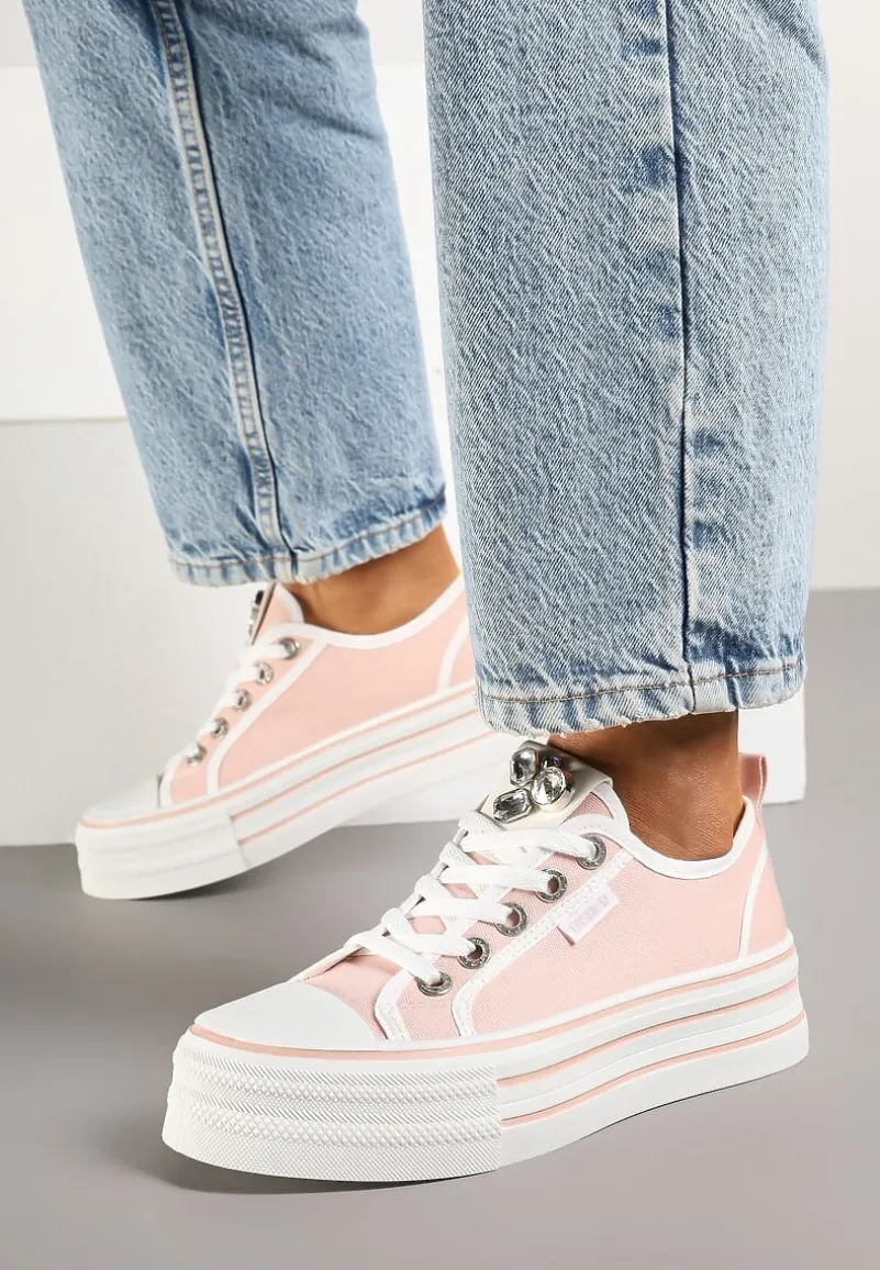 Różowe Trampki na Platformie z Biżuteryjną Aplikacją Flortewis