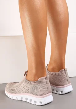 Różowe Wsuwane Buty Sportowe z Materiałową Cholewką i Dziurkami w Podeszwie Aslla
