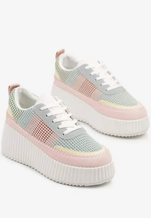 Różowo-Niebieskie Sneakersy na Tłoczonej Platformie z Ozdobnymi Przeszyciami Faloviela