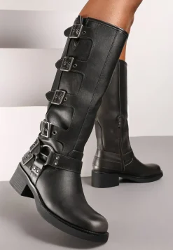 Srebrne Kozaki na Płaskiej Podeszwie w Stylu Biker Ozdobione Paskami z Regulacją Mevanisa