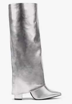 Srebrne Kozaki na Słupku Ozdobione Wywiniętą Cholewką Heslia