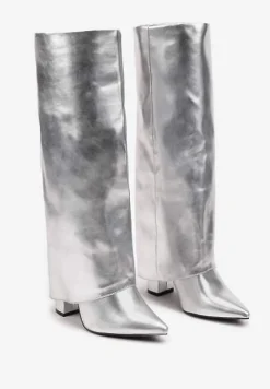 Srebrne Kozaki na Słupku Ozdobione Wywiniętą Cholewką Heslia