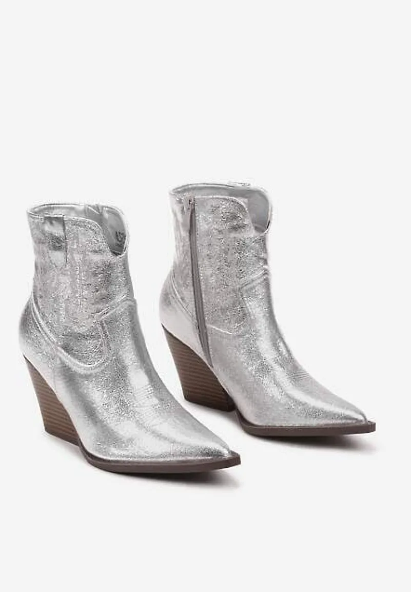 Srebrne Metaliczne Botki w Stylu Kowbojek z Ozdobnymi Przeszyciami Laontia