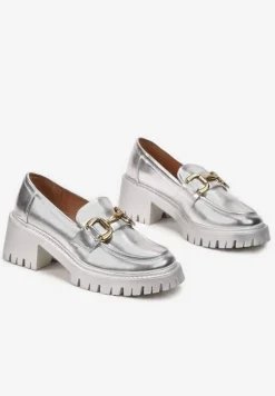 Srebrne Mokasyny na Kwadratowym Słupku z Klamerką Snarita