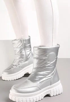 Srebrne Pikowane Śniegowce za Kostkę z Metalicznym Połyskiem i Naszywką Kinicro