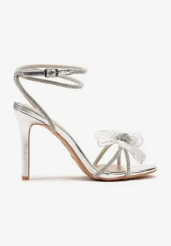 Srebrne Sandały na Obcasie z Aplikacją w Kształcie Kwiatu Zdobione Cyrkoniami Frolene