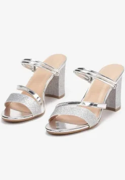 Srebrne Sandały na Słupku Zdobione Brokatem Clymiore